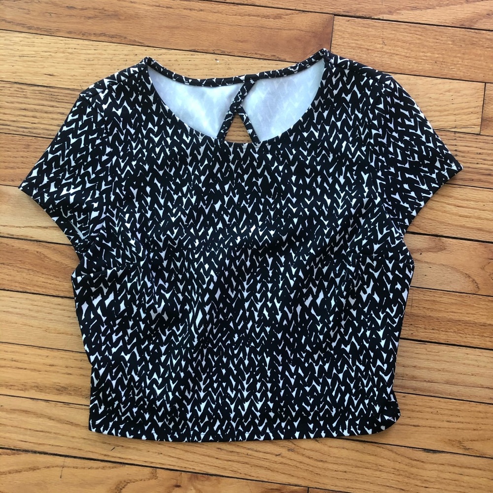 black and white crop top